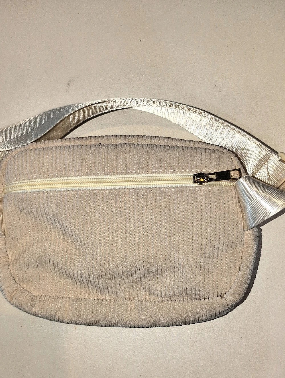 Cream Ribbed Crossbody Bag With An "R" Patch On Front - Picture 3 of 12